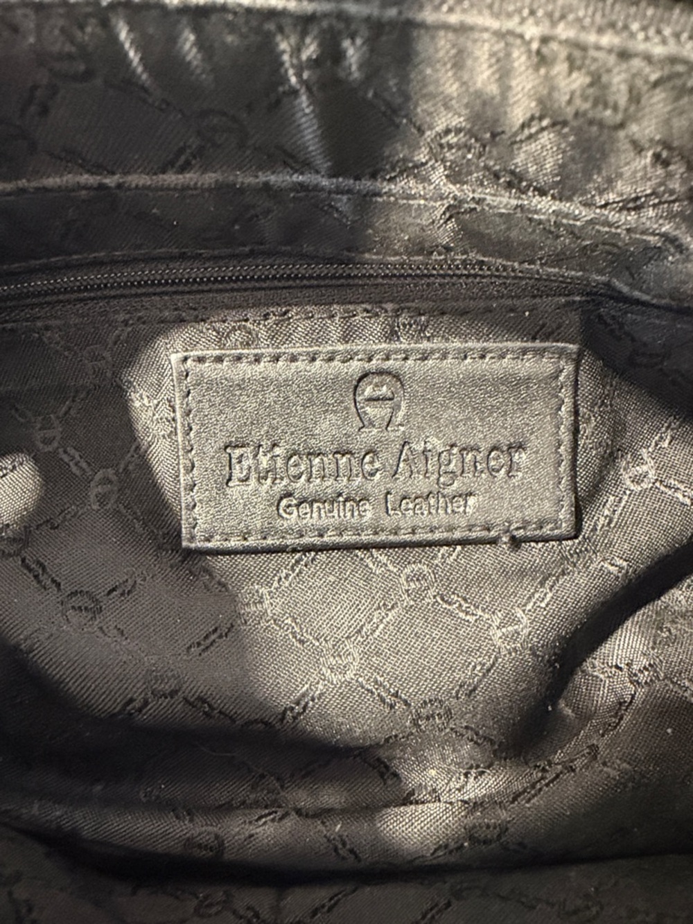 Etienne Classic Black Leather Shoulder Bag - Picture 11 of 11